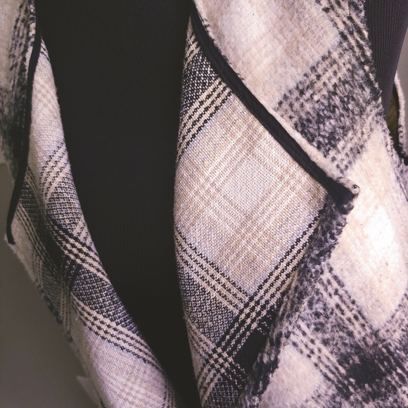 BCBGeneration Long Plaid Vest Size Small - Picture 4 of 16